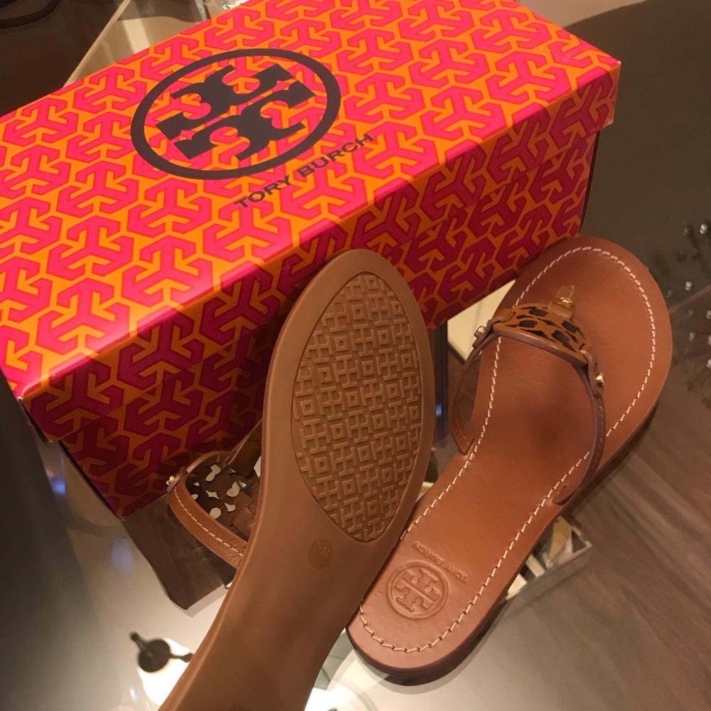 Brand new! TORI BURCH flip flop. Size 7.5